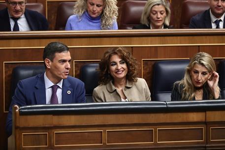 27/11/2024. Pedro S&#225;nchez interviene en la sesi&#243;n de control al Gobierno. El presidente del Gobierno, Pedro S&#225;nchez, junto a la vicepresiden...